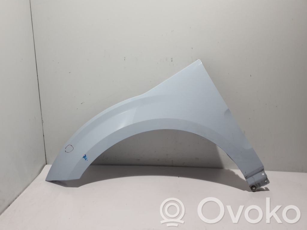 Volvo EX30 Spārns 