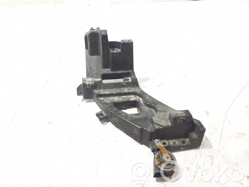 Tesla Model X Headlight/headlamp mounting bracket 