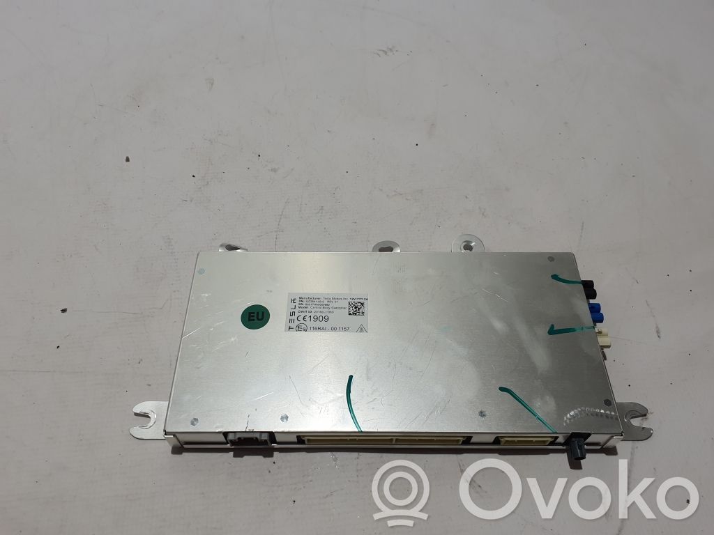 Tesla Model X Comfort/convenience module 