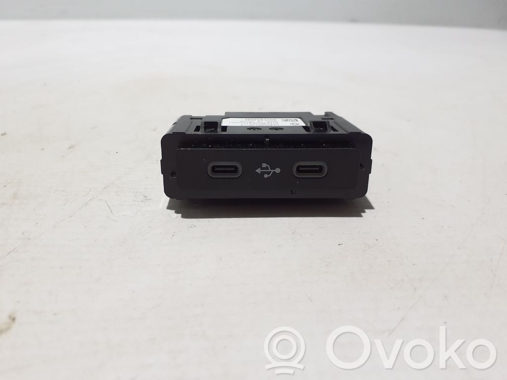 Renault 5 E-Tech Enchufe conector USB 