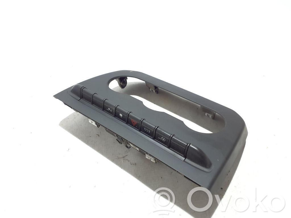 Renault Express Verkleidung Kombiinstrument Cockpit 