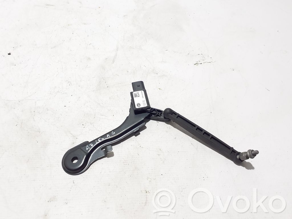 Audi A7 S7 4K8 Sensor de altura del nivel de la suspensión neumática trasera 