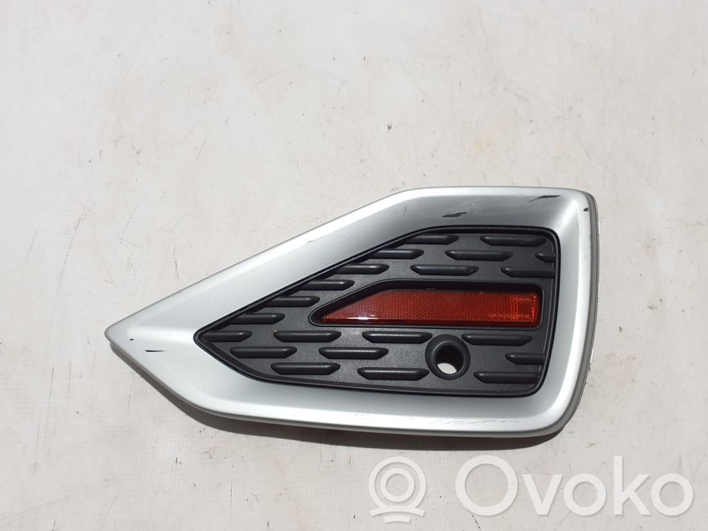 Audi Q2 - Válvula de presión del panel lateral trasero 