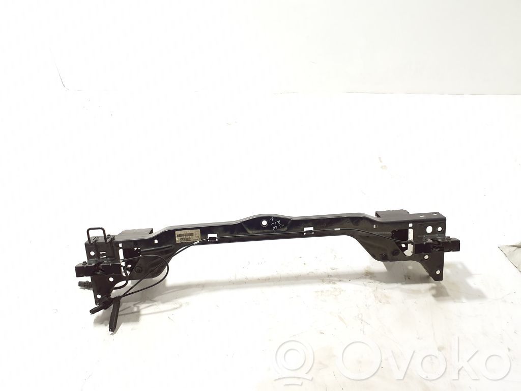 Volvo XC40 Radiatorių panelė 