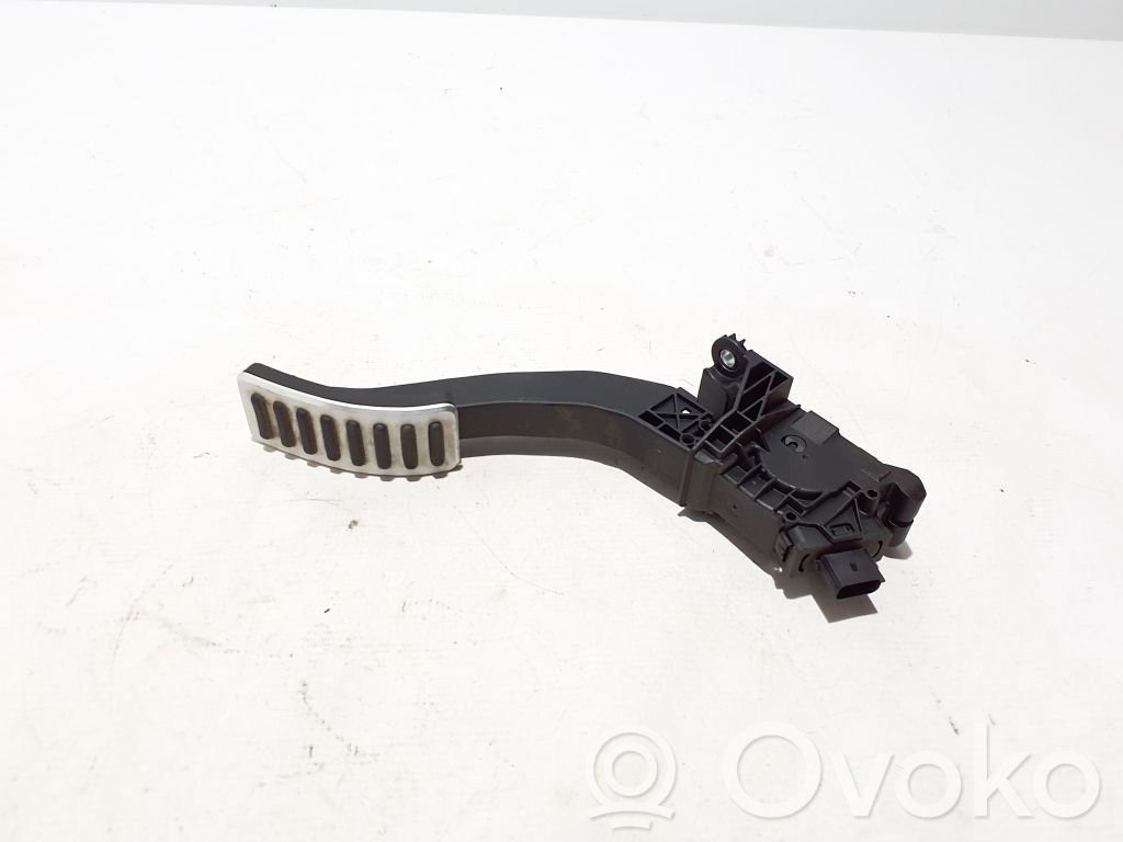 Volvo XC40 Accelerator throttle pedal 