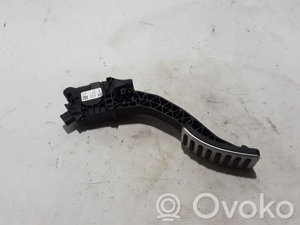 Volvo XC40 Accelerator throttle pedal 
