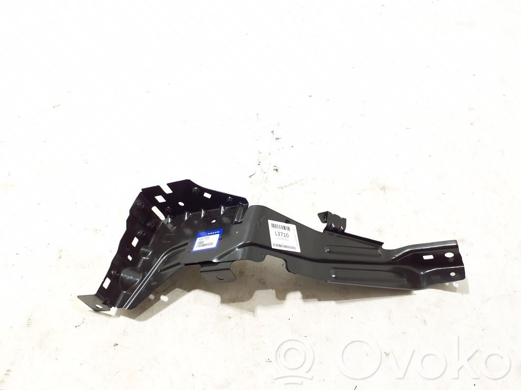 Volvo XC40 Headlight/headlamp mounting bracket 