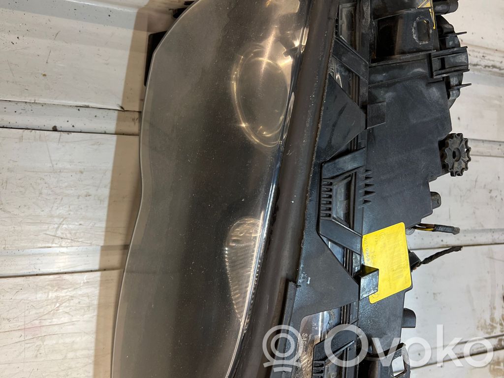 Headlight/headlamp   6910968