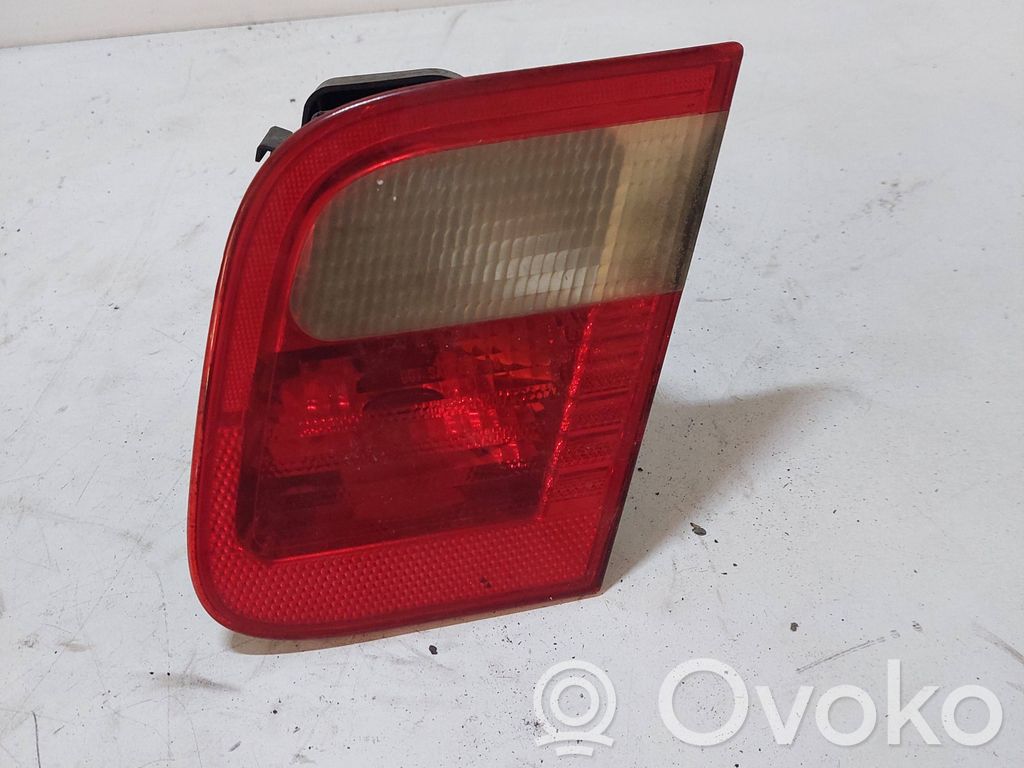 BMW 3 E46 Aizmugurējais lukturis pārsegā 