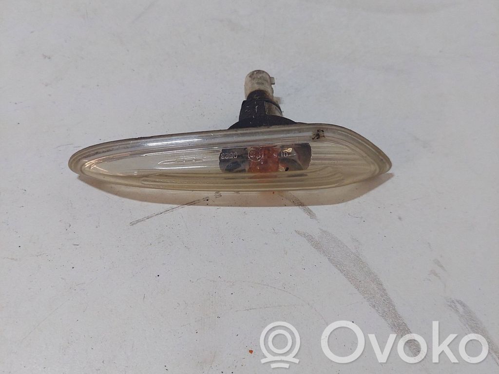 BMW 3 E46 Front fender indicator light 