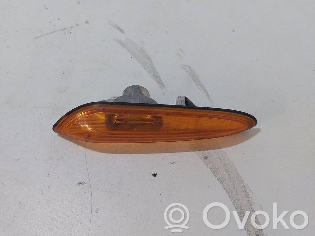 BMW 3 E46 Front fender indicator light 