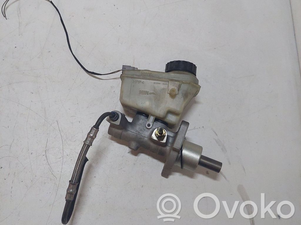 Master brake cylinder   033508