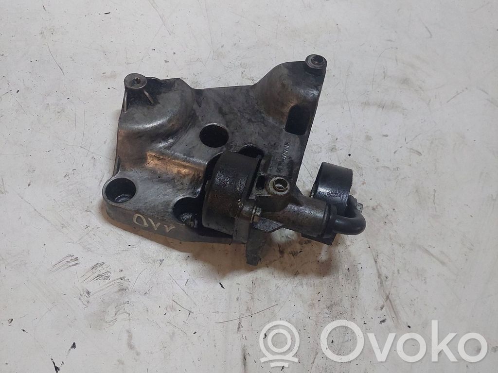 BMW 3 E46 Engine mounting bracket 