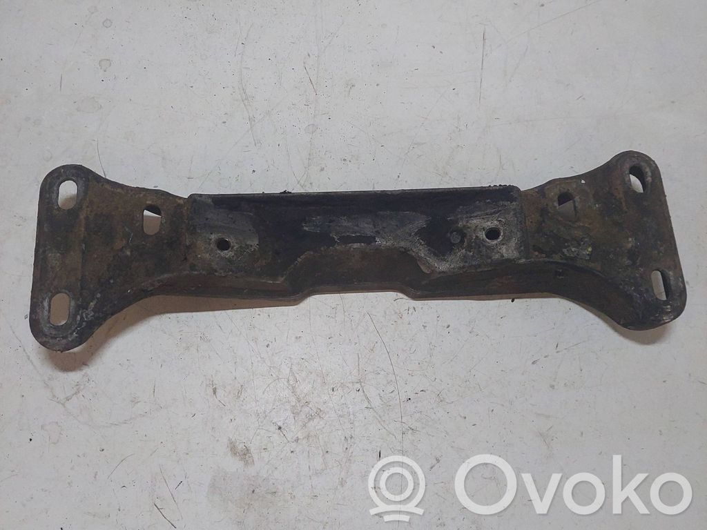 BMW 5 E39 Engine mounting bracket 