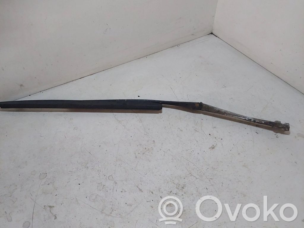 BMW 5 E39 Front wiper blade arm 
