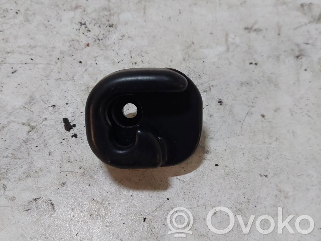 Parcel shelf load cover mount bracket   8232574