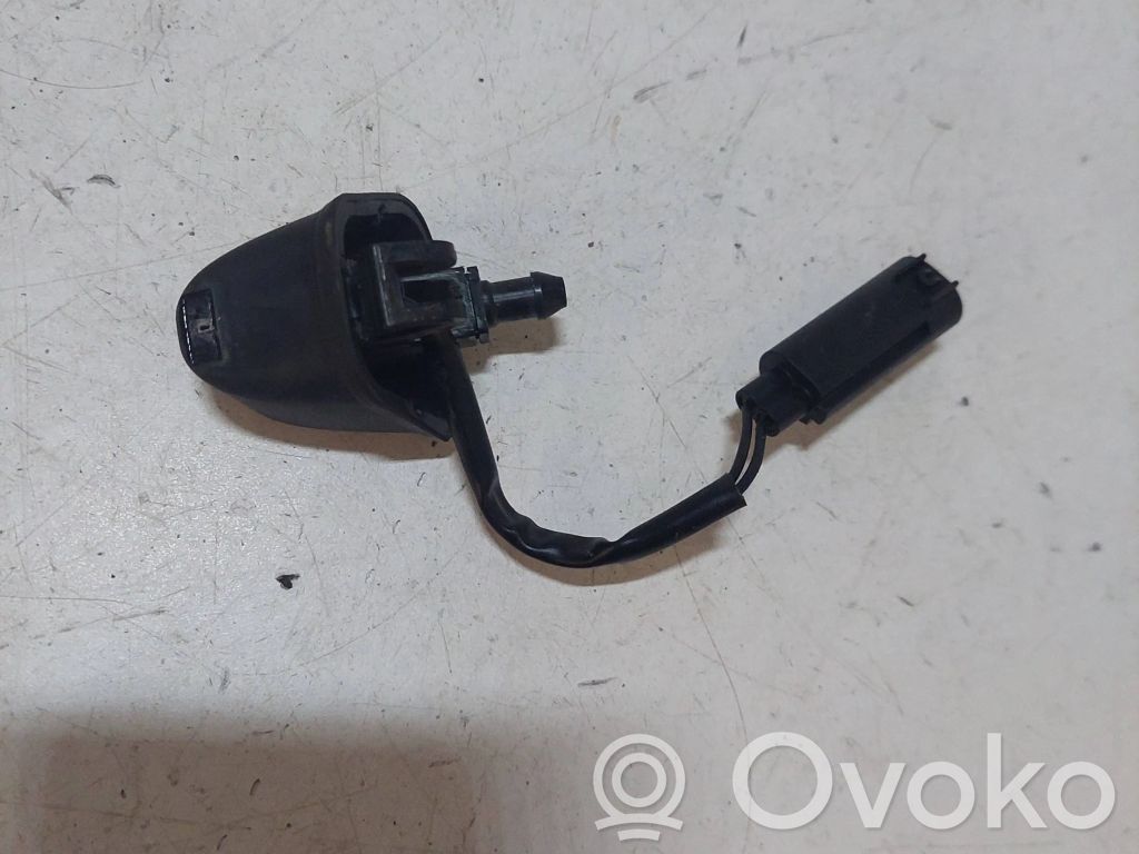 Windshield washer spray nozzle   836538503