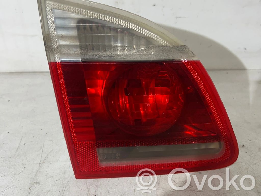 BMW 5 E60 E61 Aizmugurējais lukturis pārsegā 
