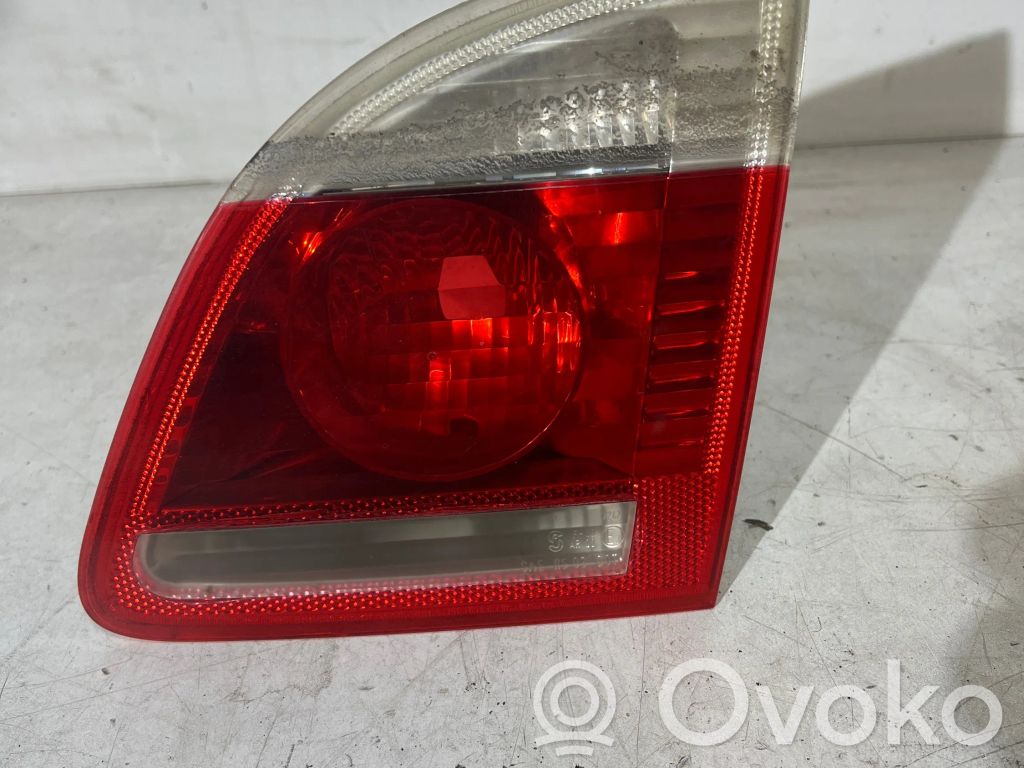 BMW 5 E60 E61 Aizmugurējais lukturis pārsegā 