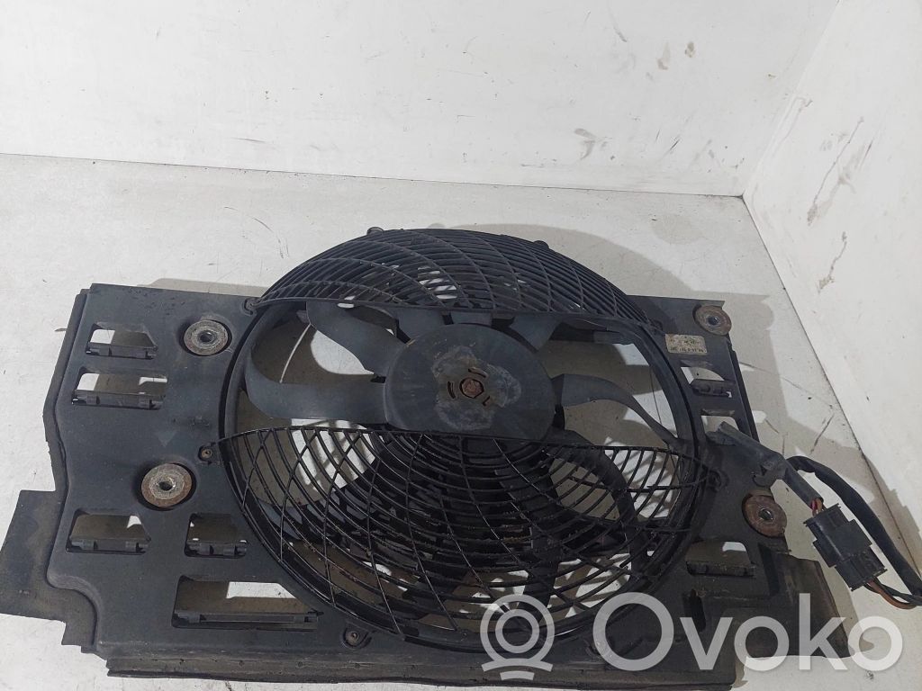 BMW 5 E39 Elektrisks radiatoru ventilators 