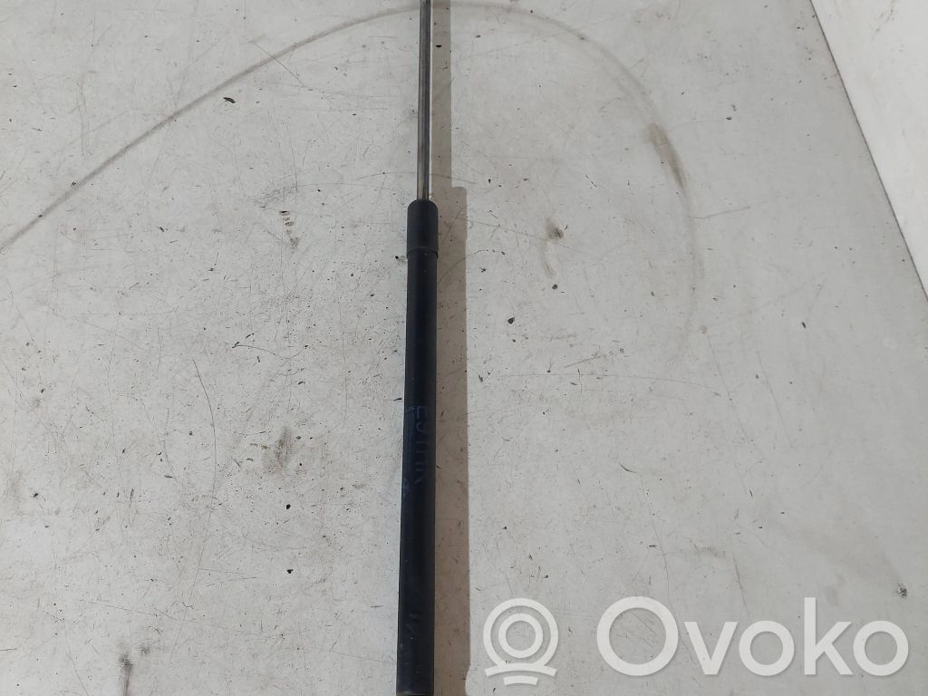 BMW 3 E90 E91 Tailgate/trunk strut/damper 