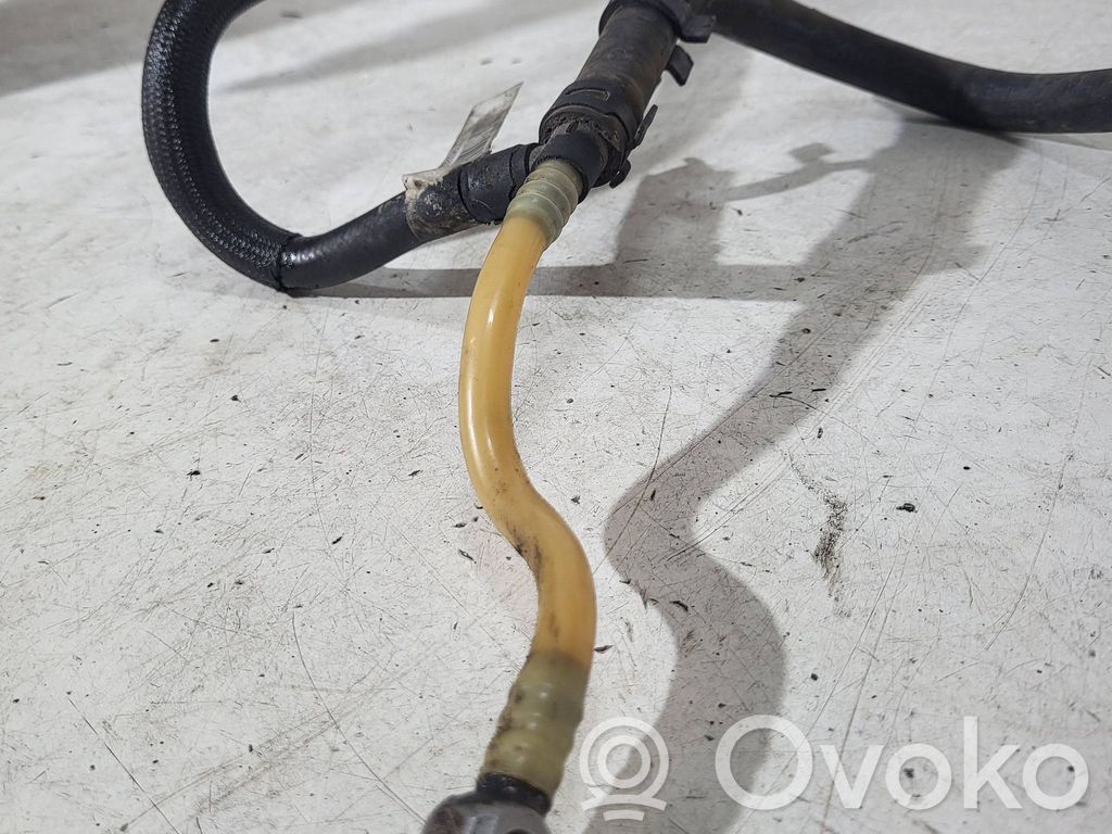 BMW 5 E60 E61 Caurule (-es) / šļūtene (-es) 
