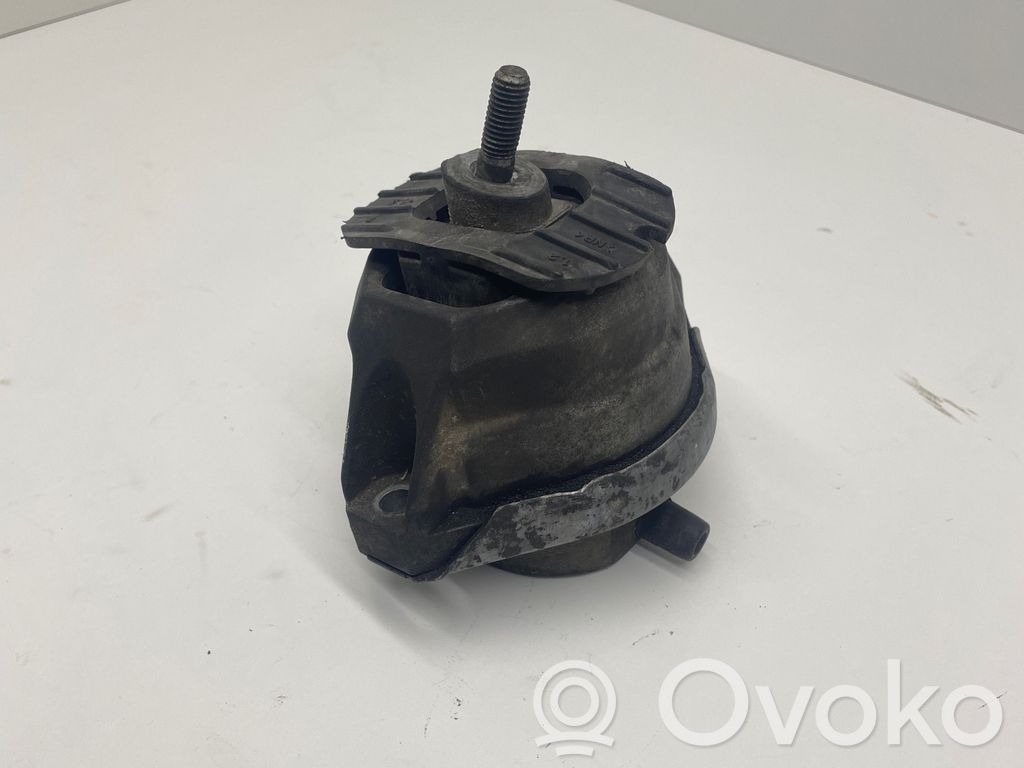 BMW 5 E60 E61 Dzinēja spilvens 