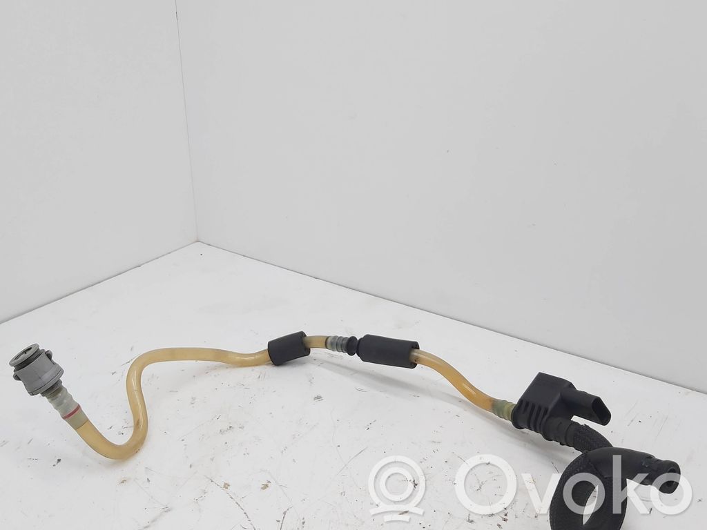 BMW X5 E70 Fuel line pipe 
