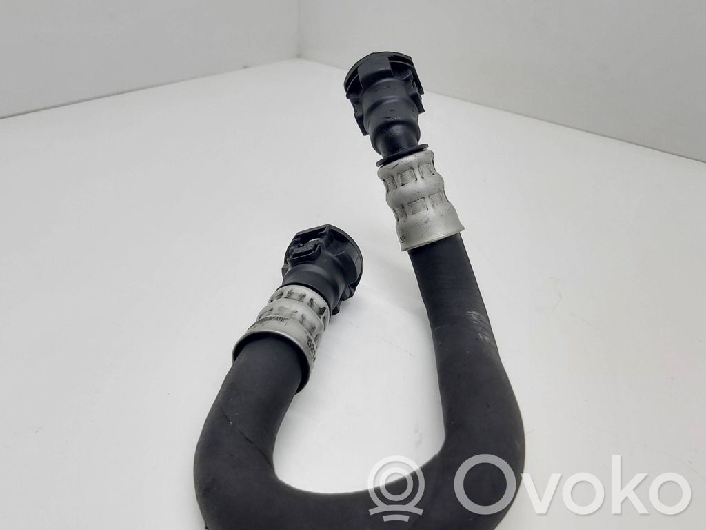 Engine coolant pipe/hose   8506991