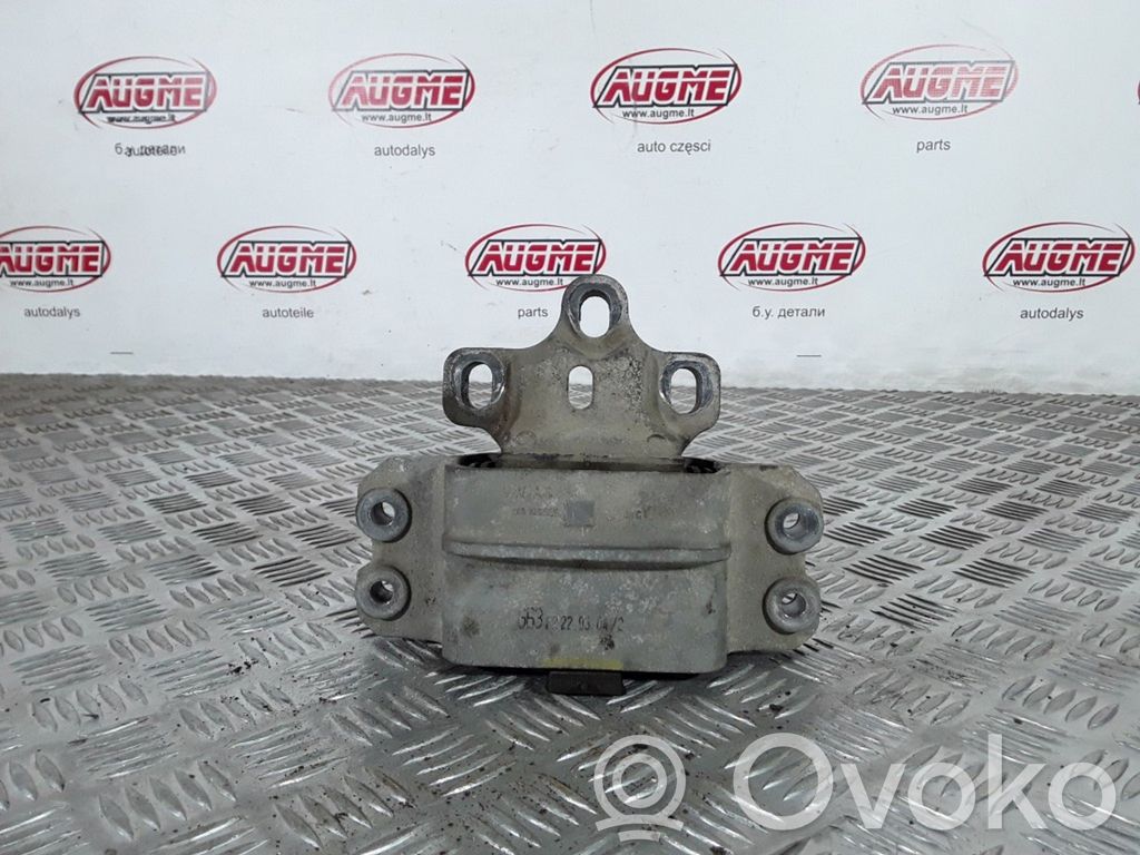 Volkswagen PASSAT B6 Engine mount bracket 