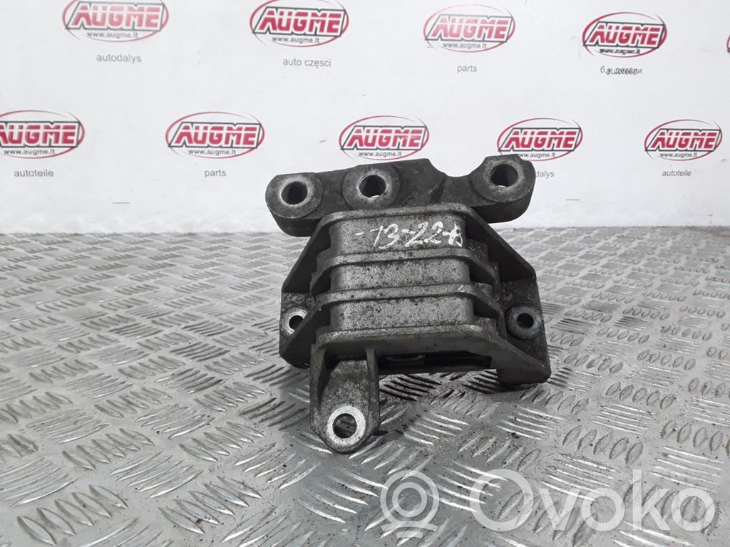 Opel Vectra C Engine mount bracket 