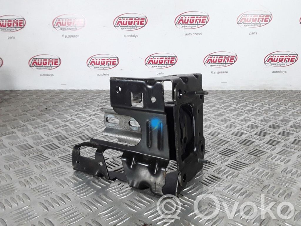 Peugeot 207 Engine mount bracket 