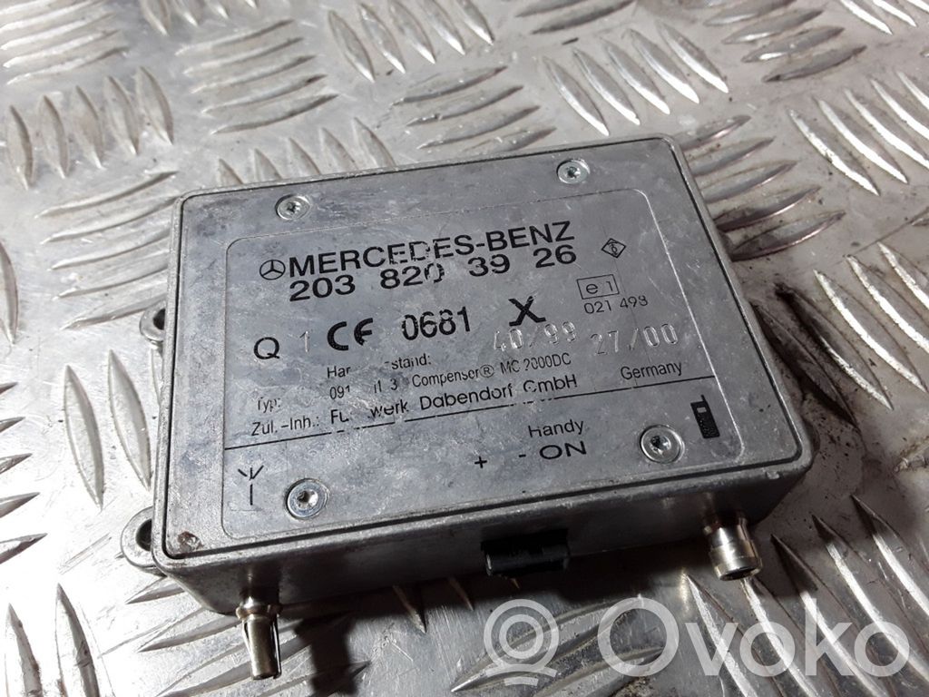 Mercedes-Benz C W203 Wzmacniacz anteny 