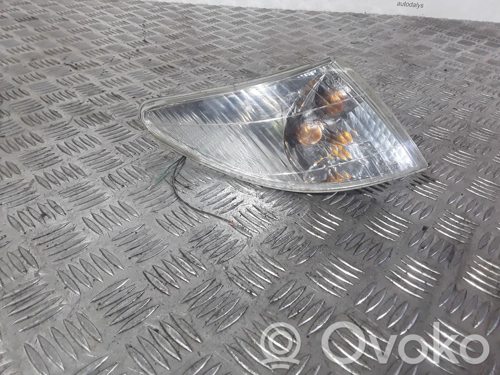 Front indicator light   P0276