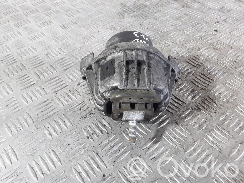 BMW 3 E90 E91 Engine mount bracket 