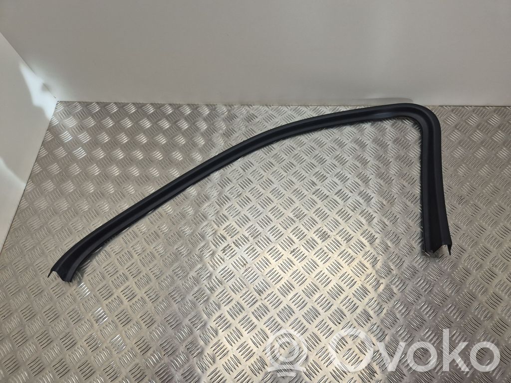 Porsche Cayenne (92A) Rivestimento modanatura del vetro della portiera anteriore 