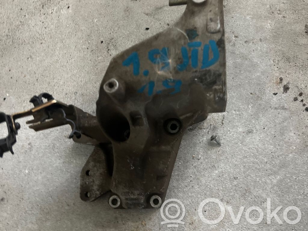 Alfa Romeo 147 Engine mounting bracket 