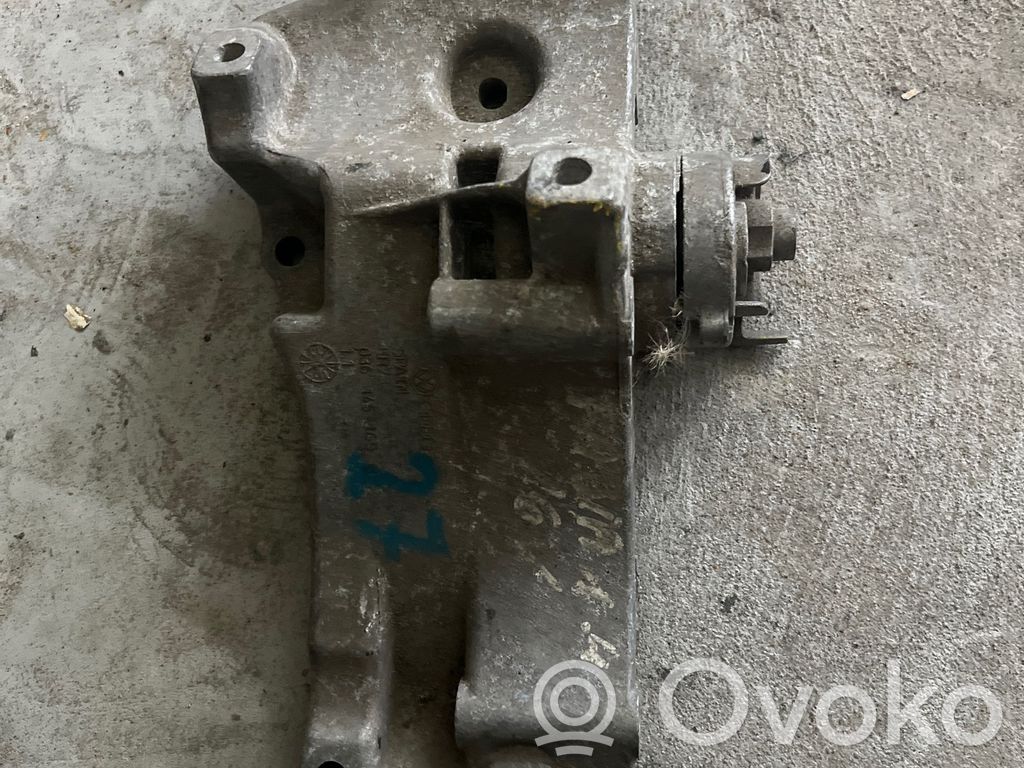 Seat Ibiza IV (6J,6P) Generator/alternator bracket 