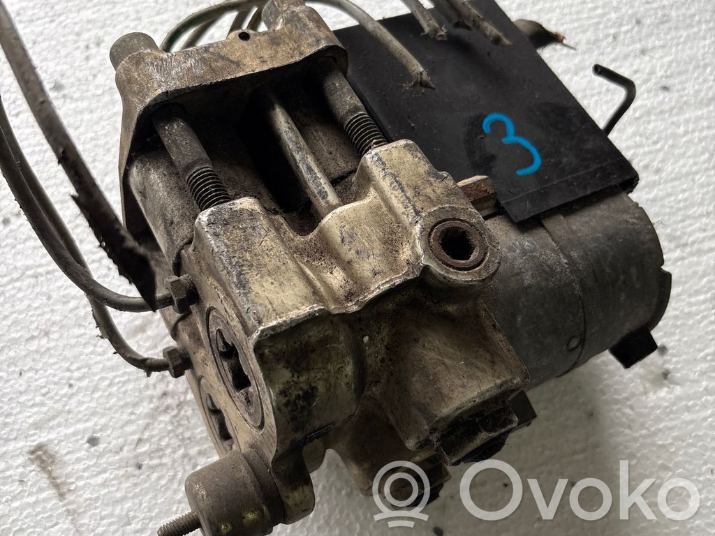 Toyota Avensis T270 ABS Pump 
