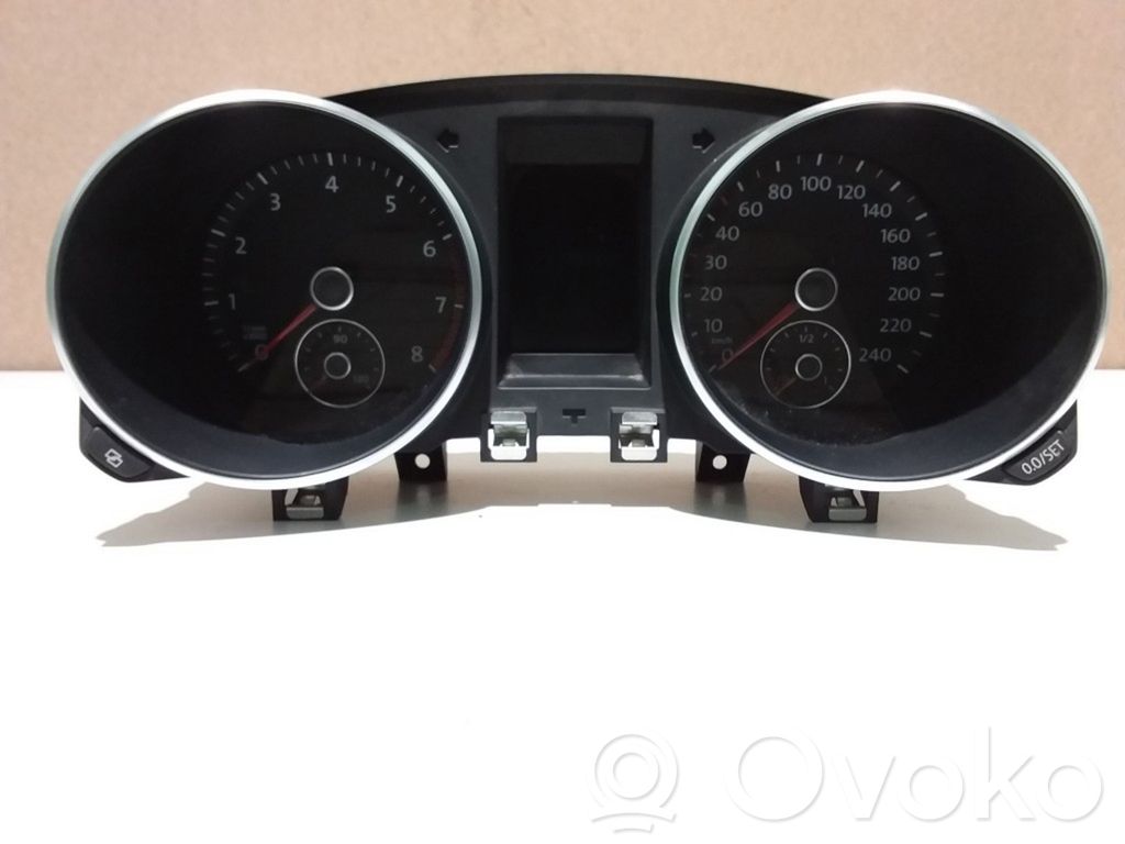 Volkswagen Golf VI Licznik / Prędkościomierz 