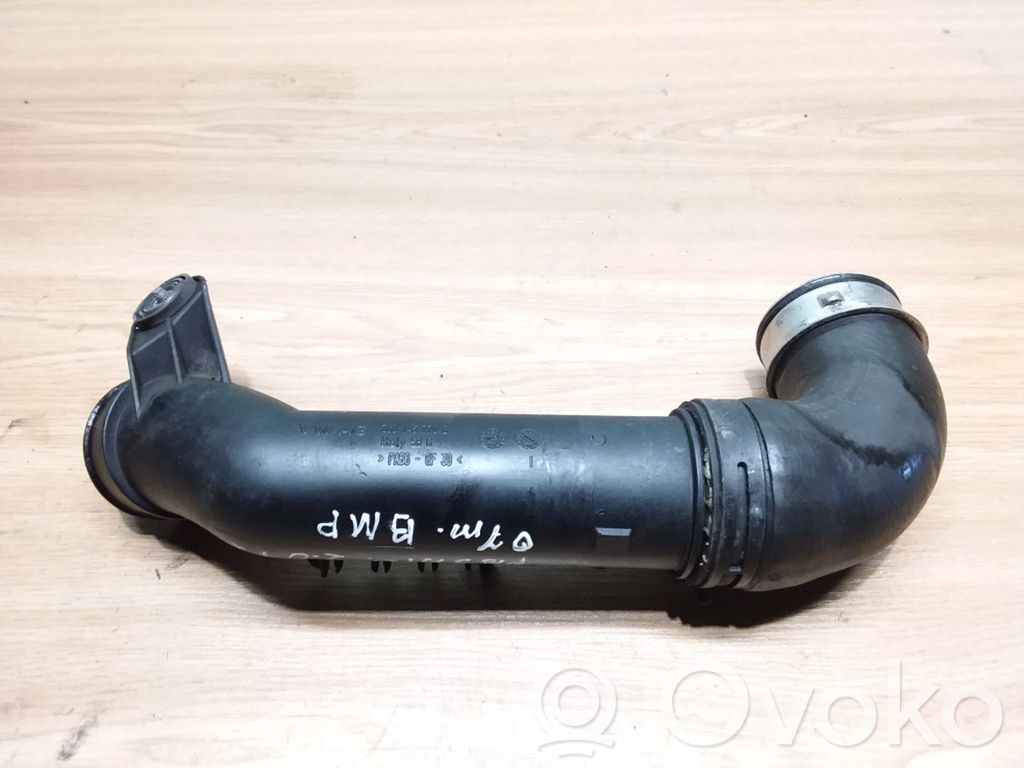 Volkswagen PASSAT B6 Intercooler hose/pipe 