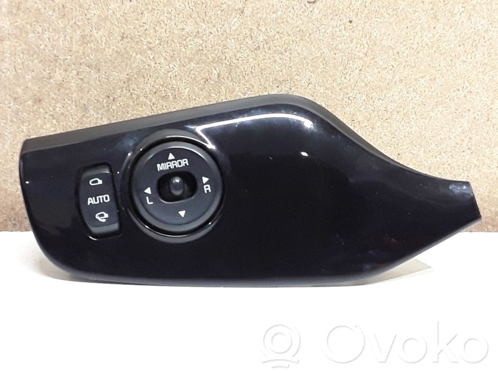 KIA Ceed Wing mirror switch 