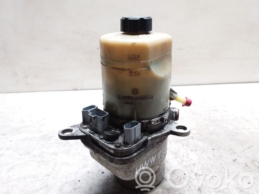 Ohjaustehostimen pumppu   3M513K514DG