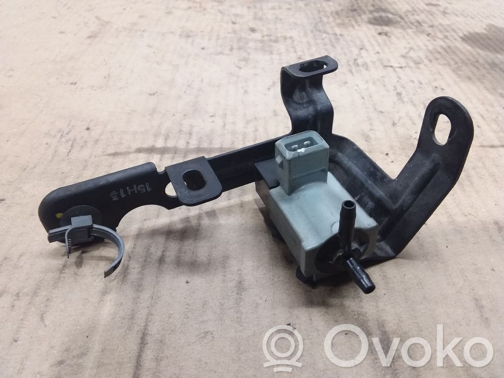 Vacuum valve   351202A450