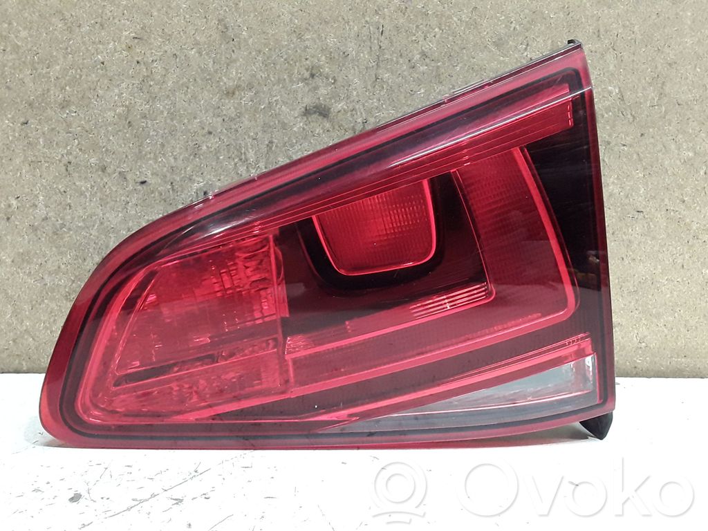 Volkswagen Golf VII Lampy tylnej klapy bagażnika 