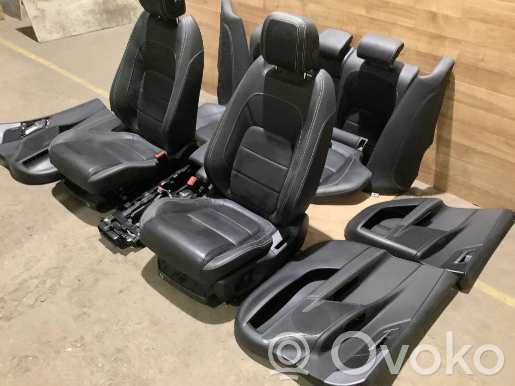 Jaguar XE Kit intérieur 
