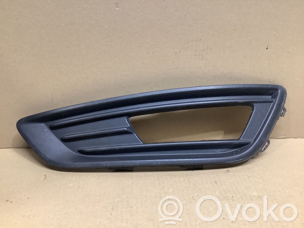 Ford Focus Etusumuvalon ritilä 