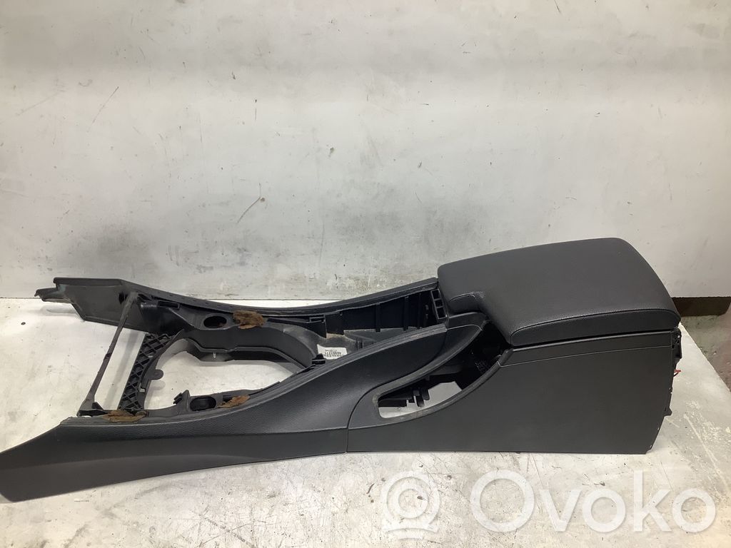 Armrest   9170915
