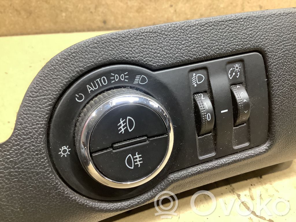 Opel Insignia A Light switch 