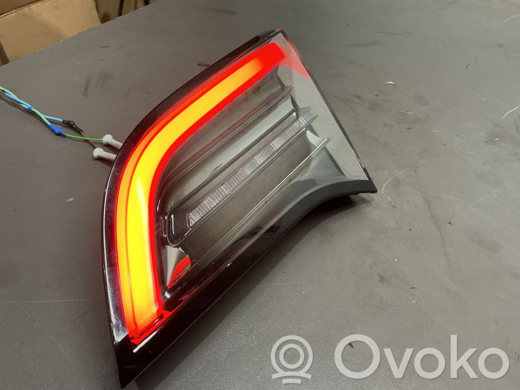 Tesla Model Y Takavalot 